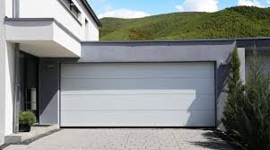 garage door white